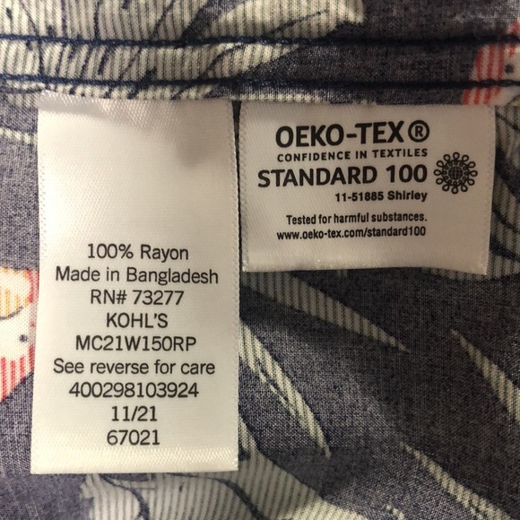 Croft and Barrow Parrot/Palm Leaf Pattern Button Down one Front Pocket Size Lg. - Picture 5 of 6